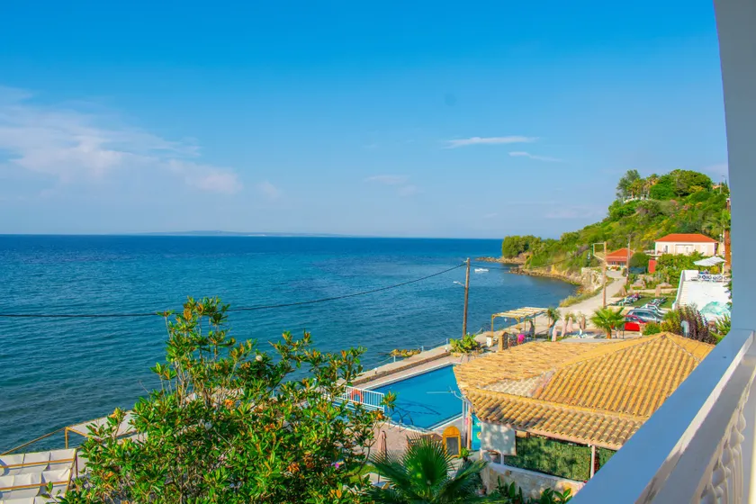 Agoulos Beach Hotel - Image 1