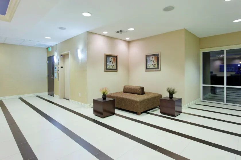 Holiday Inn Express Benicia by IHG - Lobby