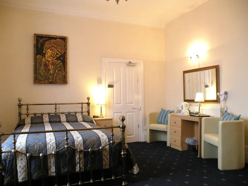 Dorset Hotel, Isle of Wight - Image 1