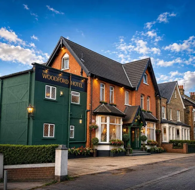 Woodford Hotel  - Image 1