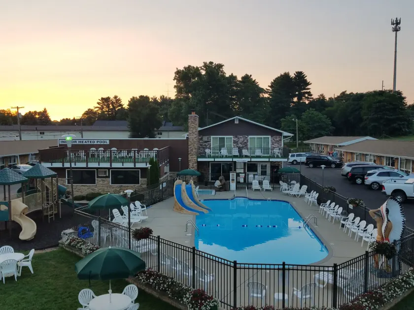 Black Hawk Motel & Suites - Image 1