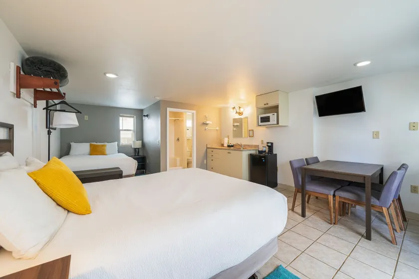 Riverwalk Park Inn - Image 1