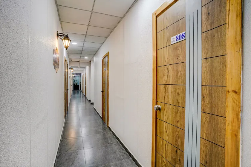 Hotel Skycity, Best Luxurious Hotel AC Rooms In Surat - Lobby