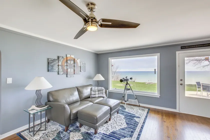 Waterfront Algoma Vacation Rental on Lake Michigan - Image 1