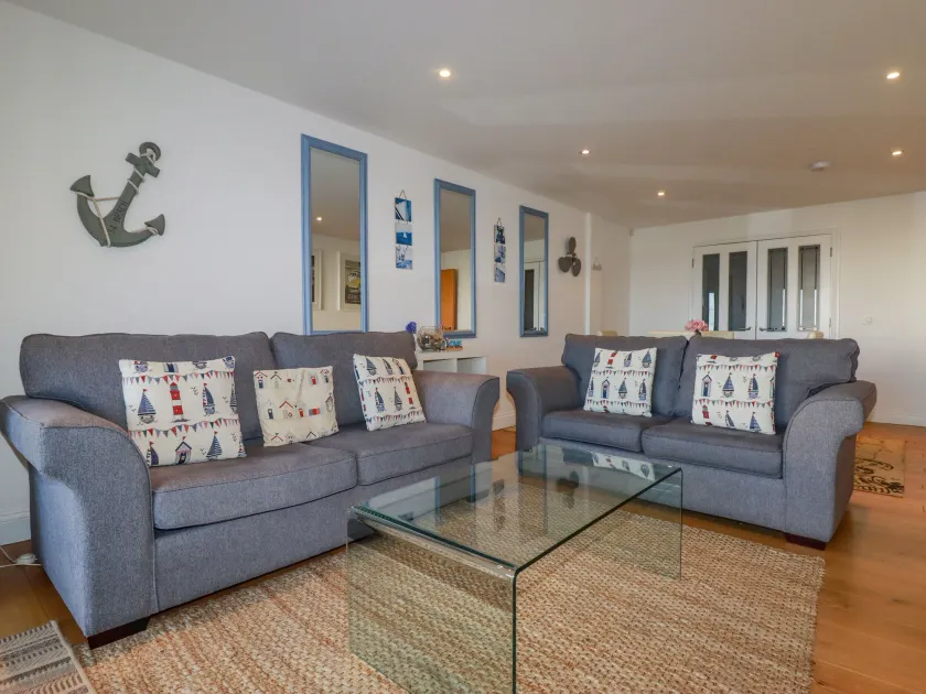 47 Bredon Court - Image 1
