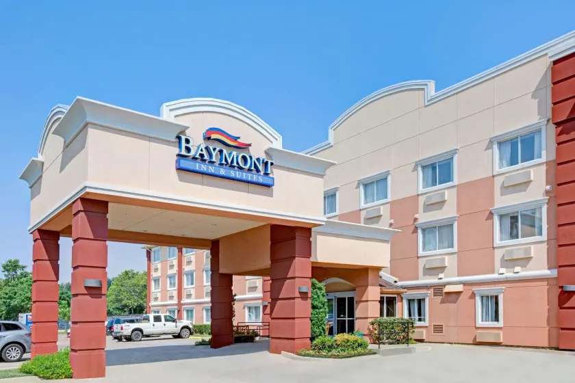 Baymont by Wyndham Dallas/ Love Field - Image 1