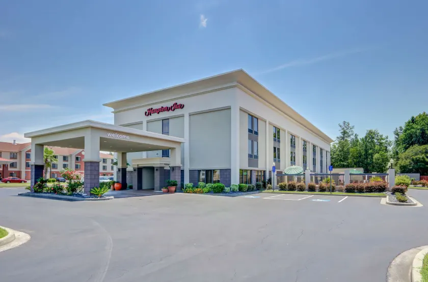Hampton Inn Savannah-I-95/Richmond Hill - Image 1