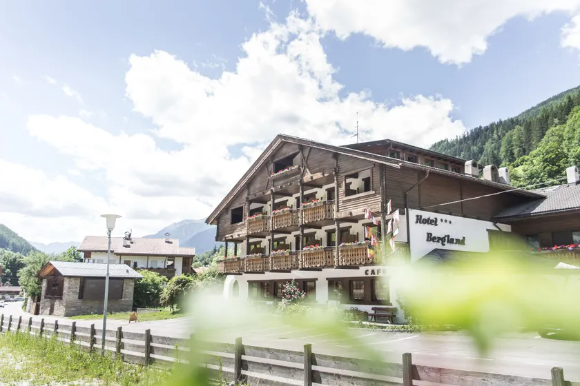 Hotel Bergland - Image 1