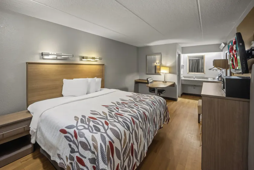Red Roof Inn Greensboro Airport - Image 1