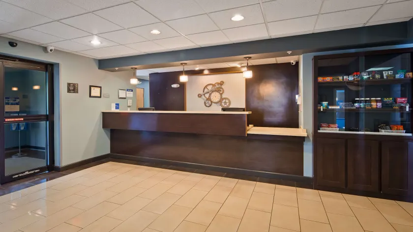 Best Western Plus Coldwater Hotel - Rezeption