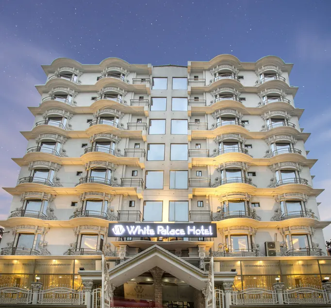 White Palace Hotel - Image 1