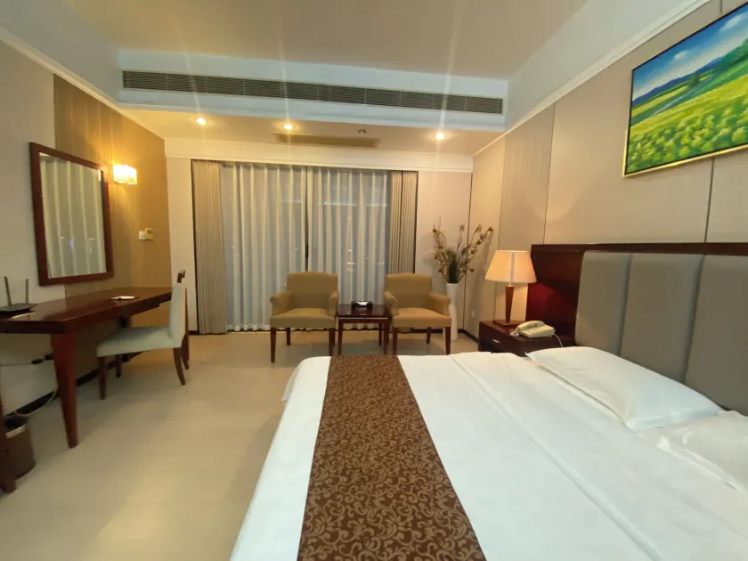 Yinfeng Hotel Guangzhou North Station Branch, Huacheng Road Subway Station Branch - Image 1