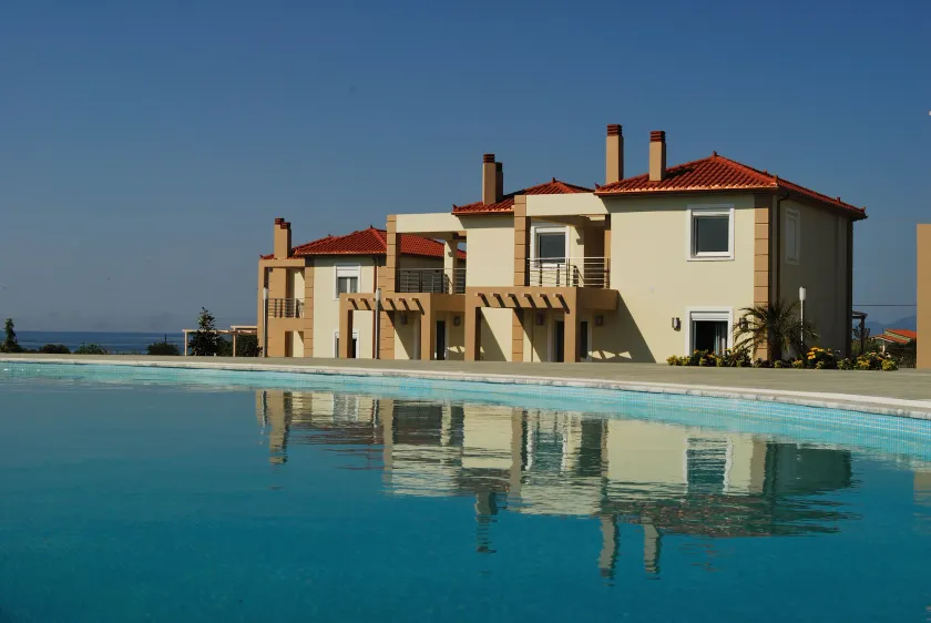 Antonios Village Hotel & Apartments - Image 1