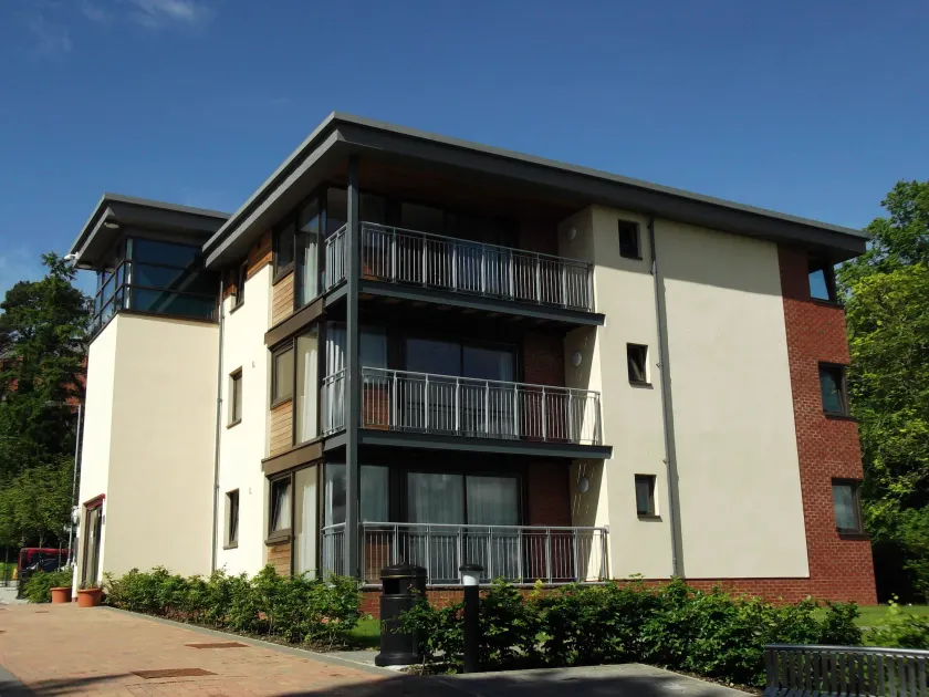 Perth Youth Hostel and Apartments - Image 1