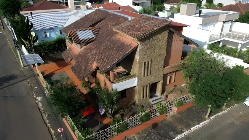 Merlyn Pousadas - Image 1