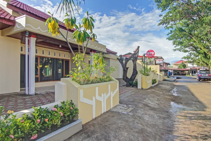 Capital O 90643 Suri Guest House Syariah - Image 1
