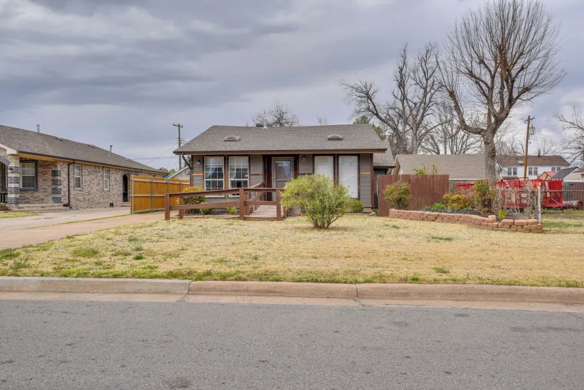 Cozy Oklahoma City Home w/ Deck & Gas Grill! - Image 1