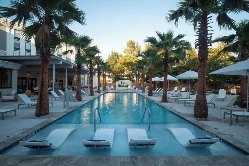 Hotel Indigo Mount Pleasant by IHG - Image 1