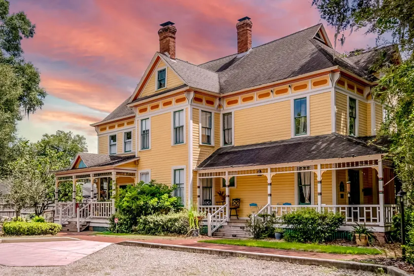 The Laurel Oak Inn Bed and Breakfast - Image 1