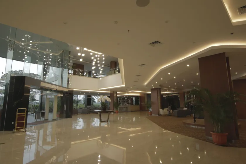 Avenzel Hotel & Convention Cibubur - Hall