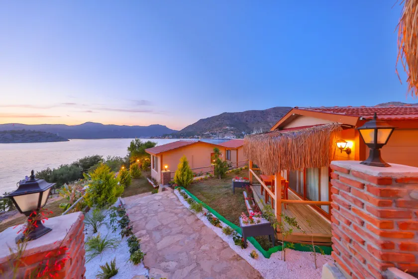 Almond Bungalow Hotel - Image 1