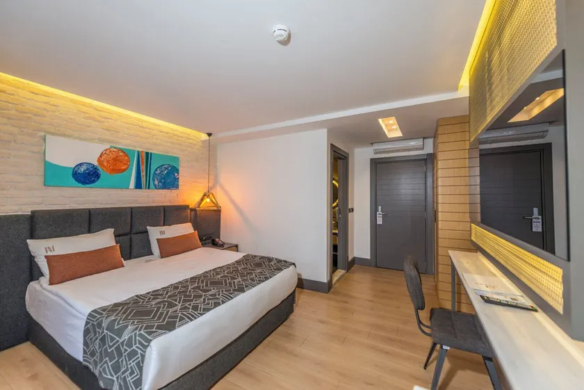 Laren Sea Side Hotel Spa - Image 1