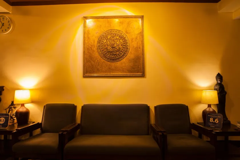 Shambaling Boutique Hotel - Lobby sitting area