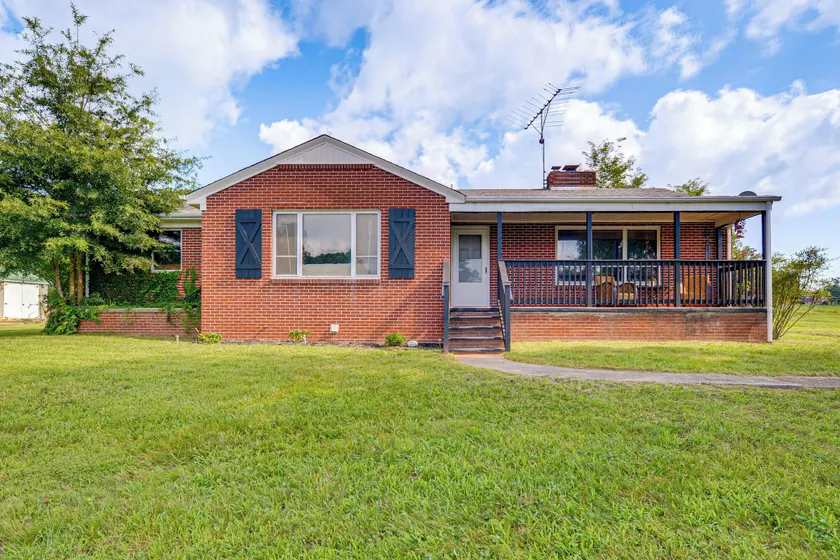 Quiet Stuart Retreat w/ Yard & Fireplace - Image 1