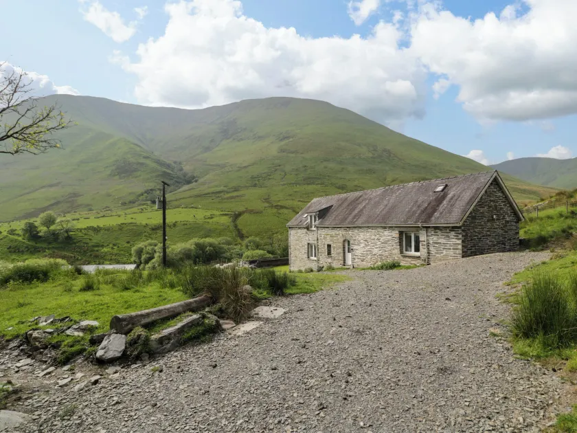 Pennant Tigi Uchaf - Image 1