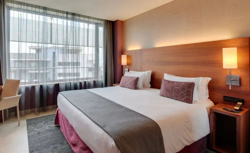 Hotel Badalona Tower - Image 1