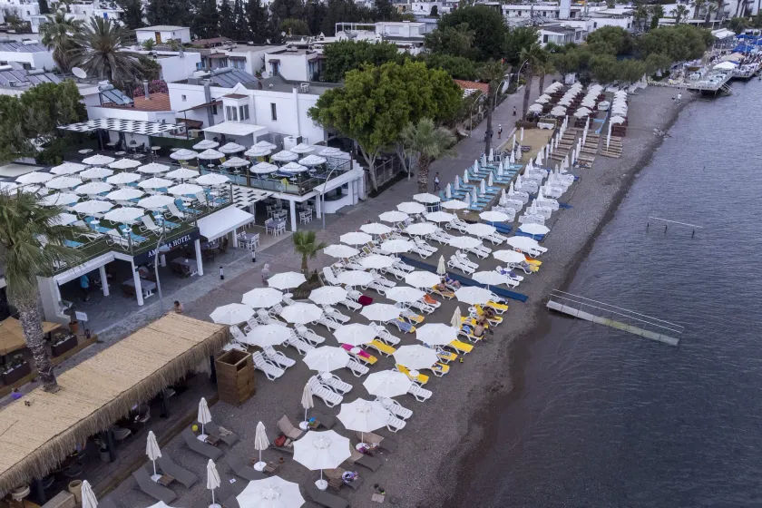 Amfora Hotel - Image 1