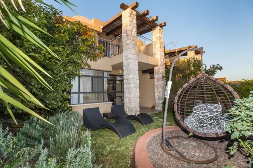 Kami Suites Hotel - Image 1
