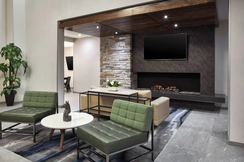 Fairfield Inn & Suites by Marriott Virginia Beach/Norfolk Airport - Image 1