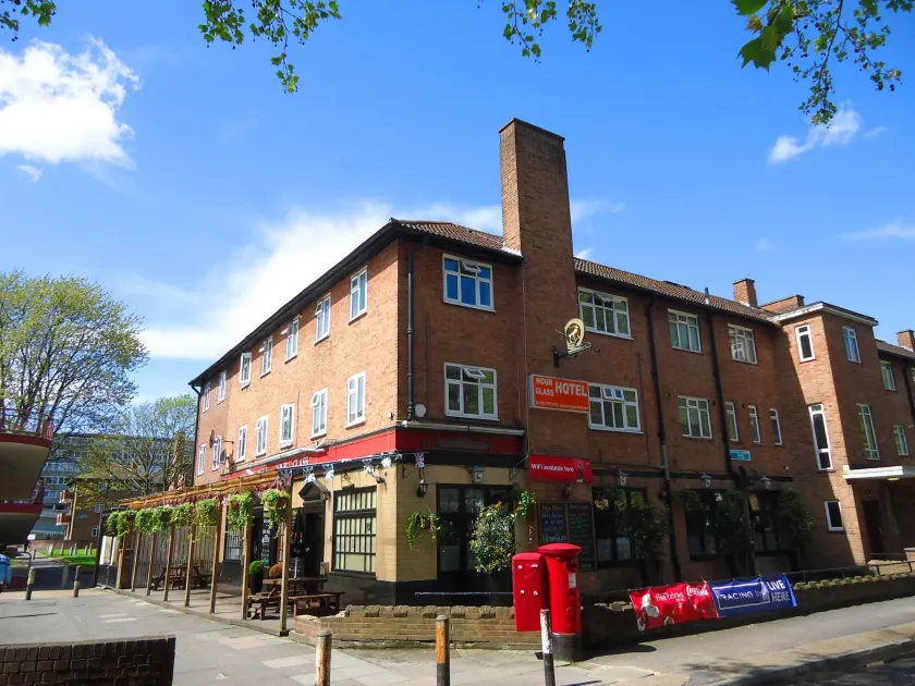Hour Glass Hotel - Image 1