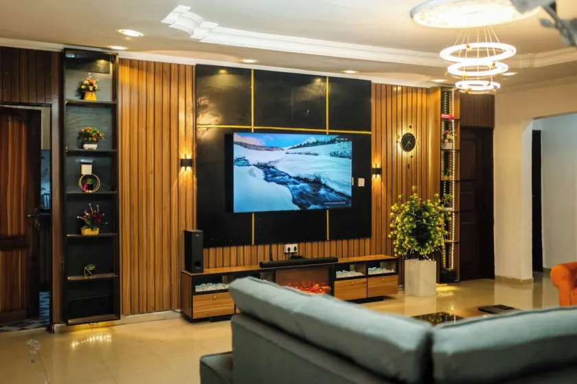Luxurious 3-Bedroom Apartment in Heart of Lagos - Image 1