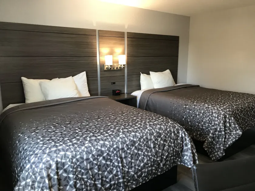 HomeTown Inn - Image 1