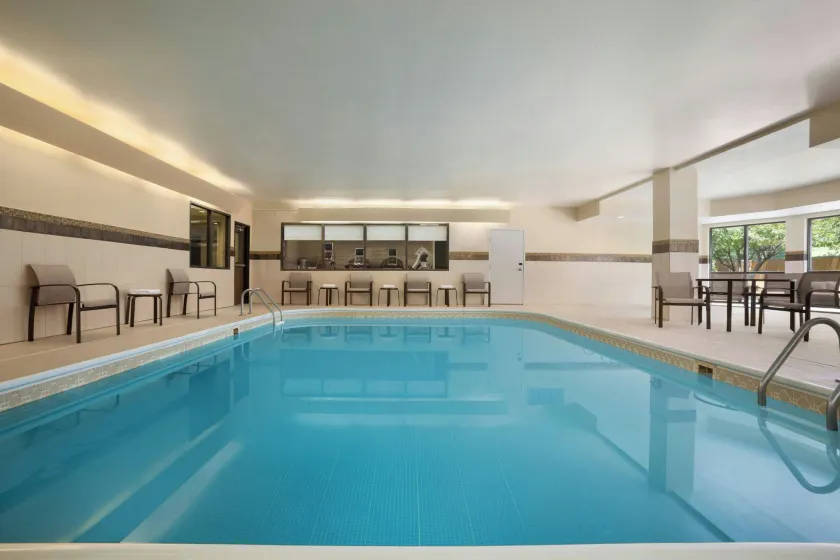 Courtyard by Marriott Springfield - Image 1