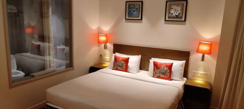 Hotel Le Lotus Grand Varanasi - Image 1