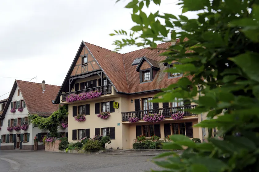 Logis Hotel Restaurant A L'Etoile - Image 1