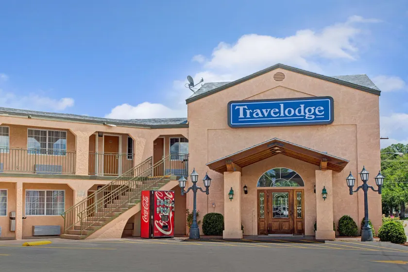 Travelodge by Wyndham Bishop - Image 1