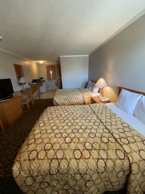 Aspen Motor Inn - Image 1