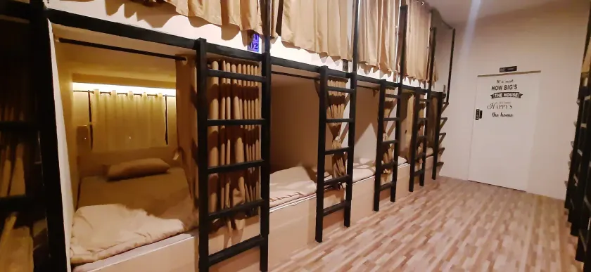 Bromo Dormitory - Room
