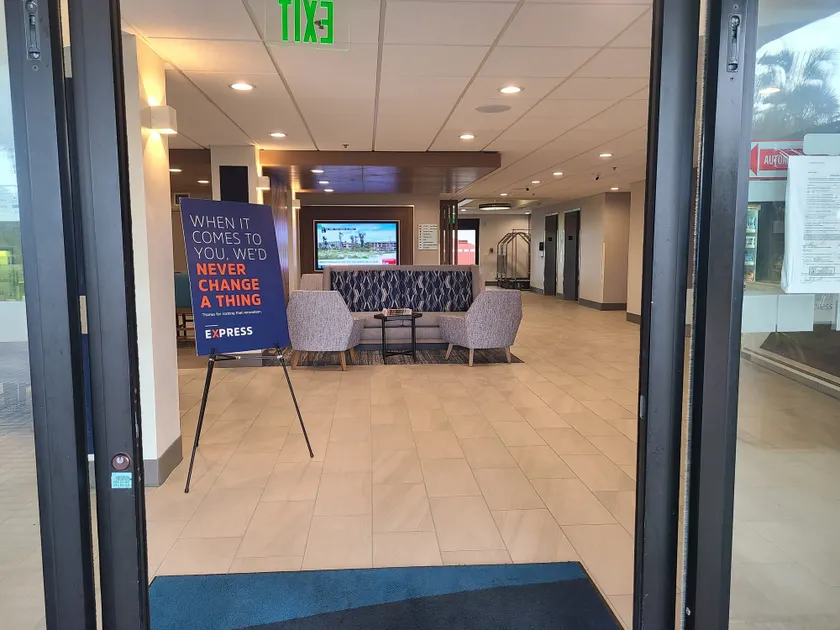 Holiday Inn Express Fort Lauderdale North - Executive Airport by IHG - Eingangsbereich