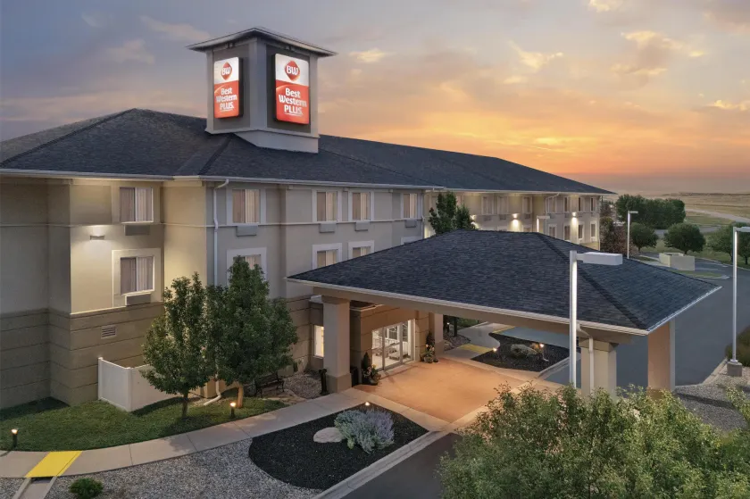 Best Western Plus Frontier Inn - Image 1