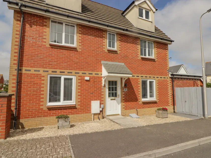 12 Clos Yr Wylan - Image 1