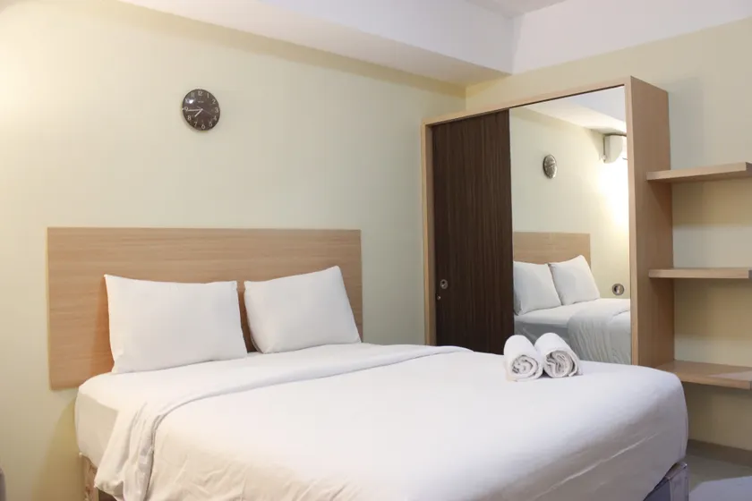Brand New Studio Beverly Dago Apartment near ITB By Travelio - Image 1