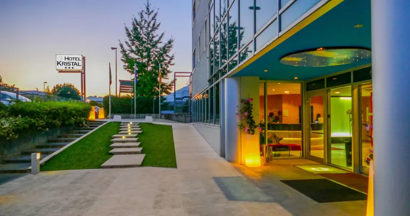Hotel Kristal 3 Stelle Superior - Image 1