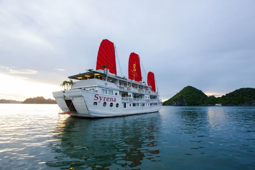 Syrena Cruises - Image 1