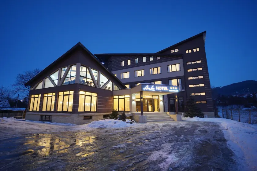 Hotel Ave Lux - Image 1