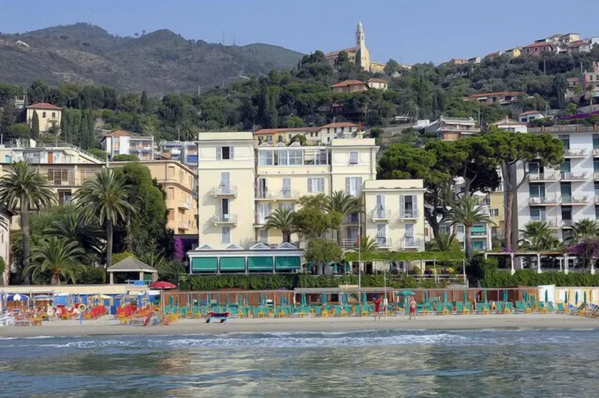 Hotel Beau Sejour - Image 1